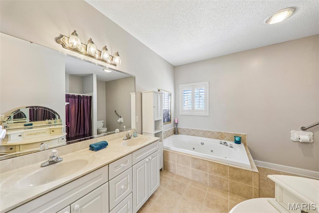 2750 Governors Drive Property Photo 32