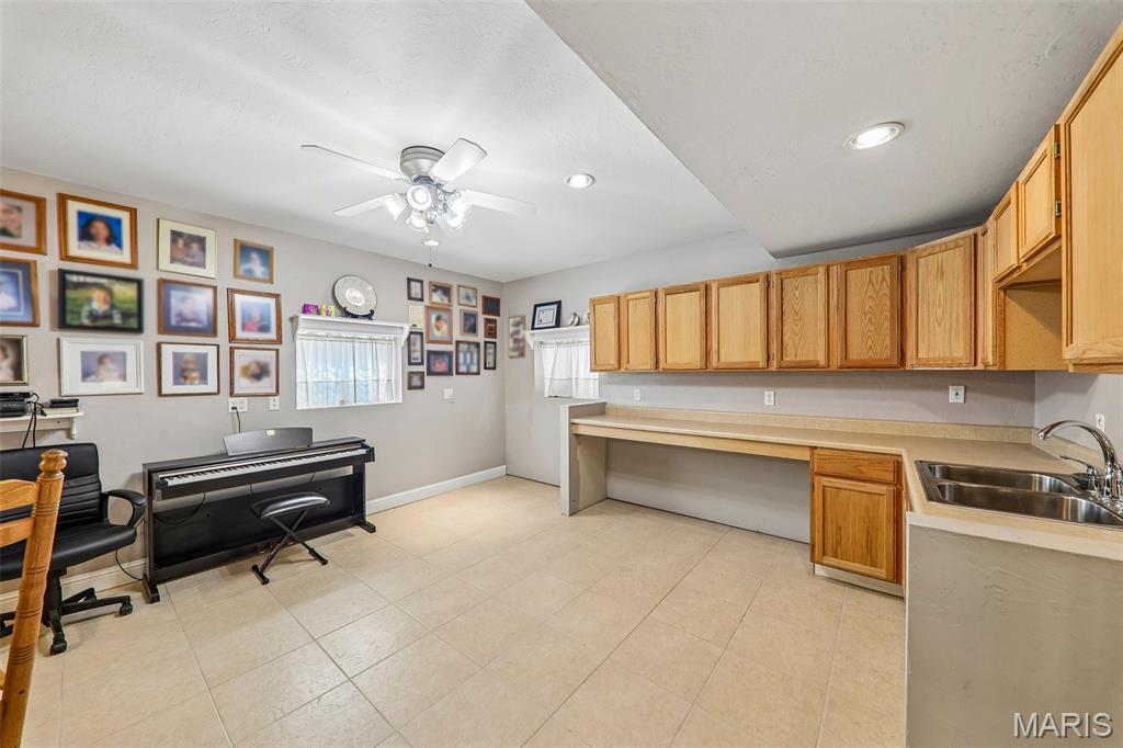 2750 Governors Drive Property Photo 38