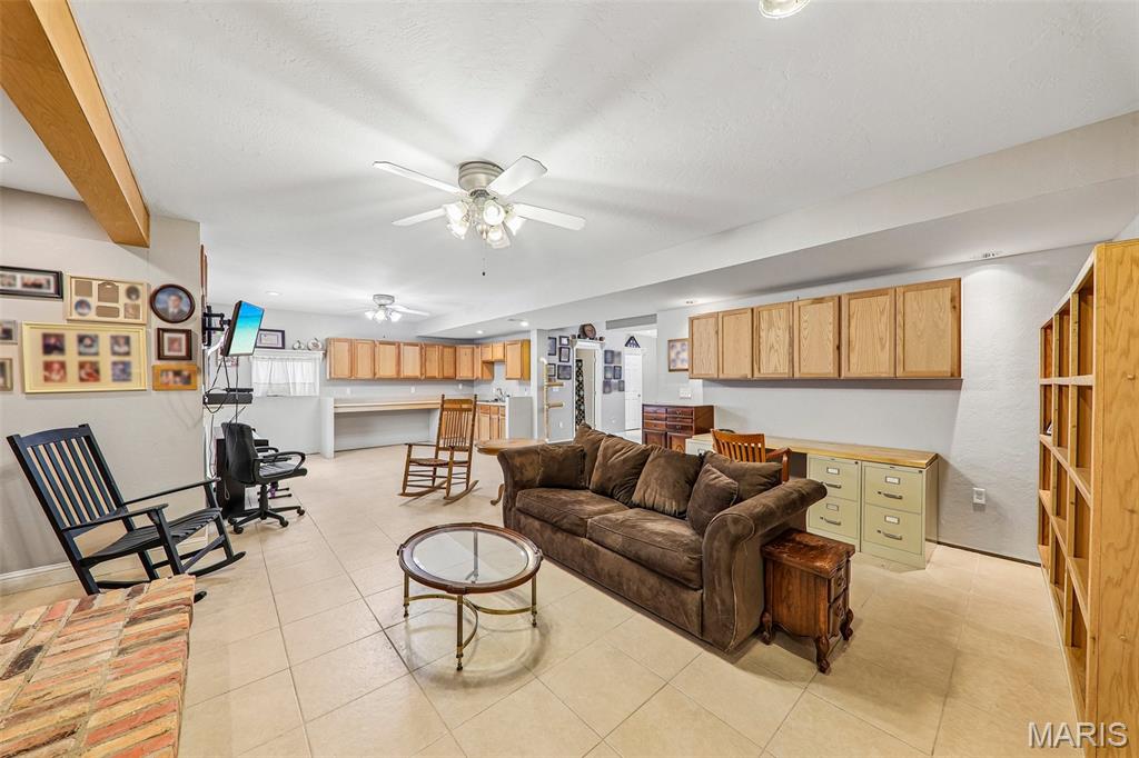 2750 Governors Drive Property Photo 40