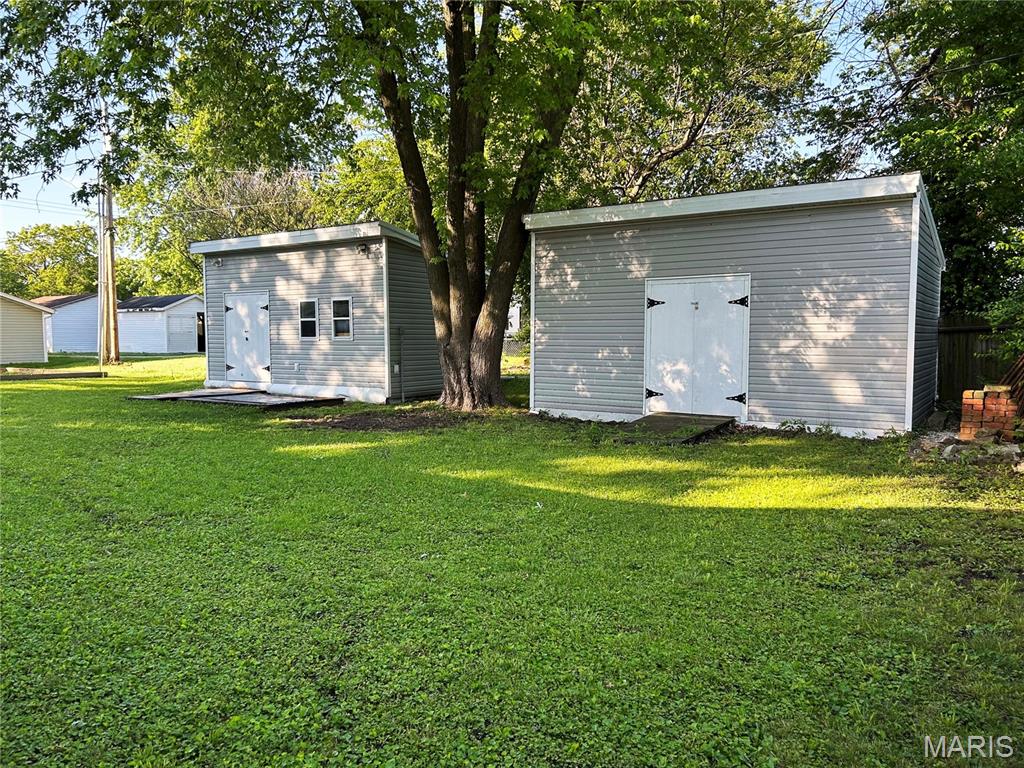 311 S Wentz Street Property Photo 10