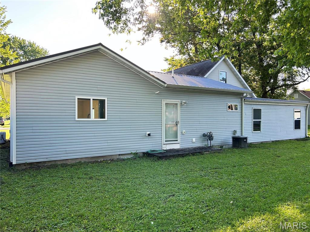 311 S Wentz Street Property Photo 11