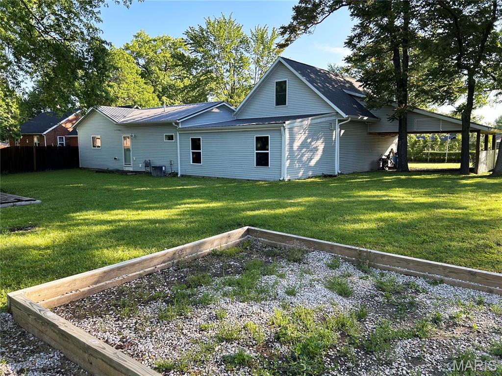 311 S Wentz Street Property Photo 13