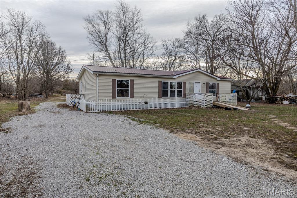 19456 Jewell Road Property Photo 1