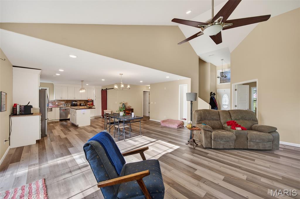 12807 School Drive Property Photo 21