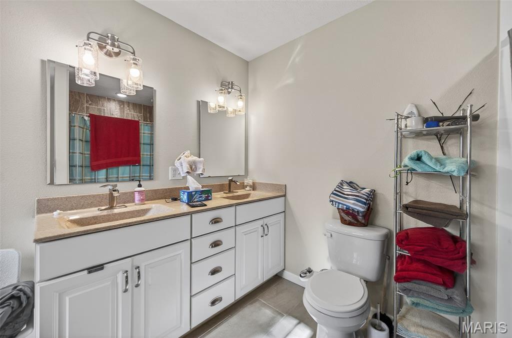 12807 School Drive Property Photo 36