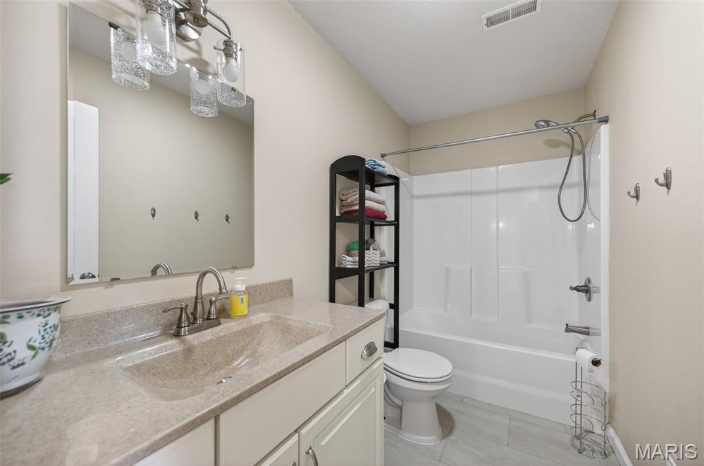 12807 School Drive Property Photo 40