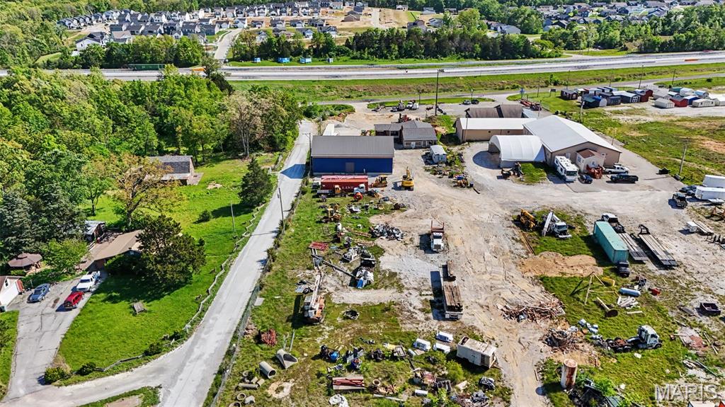 17721 N Service Road Property Photo 4