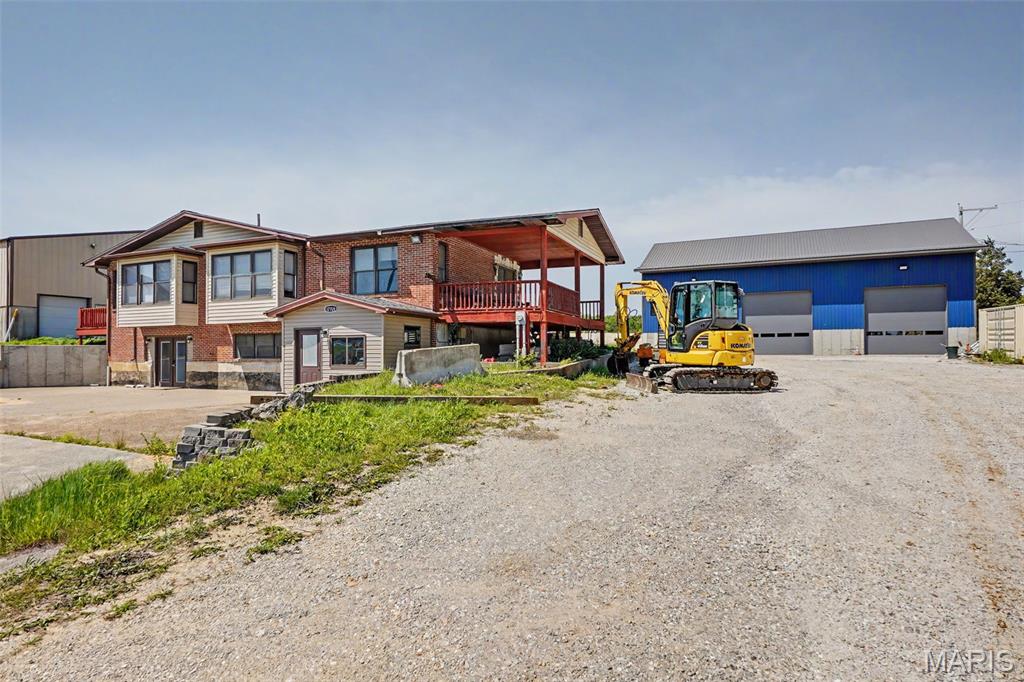 17721 N Service Road Property Photo 11