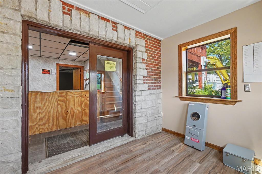 17721 N Service Road Property Photo 12