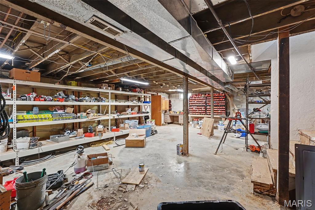 17721 N Service Road Property Photo 22