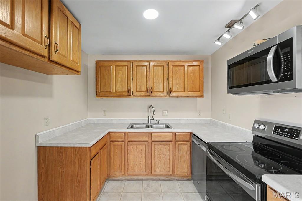 17721 N Service Road Property Photo 25