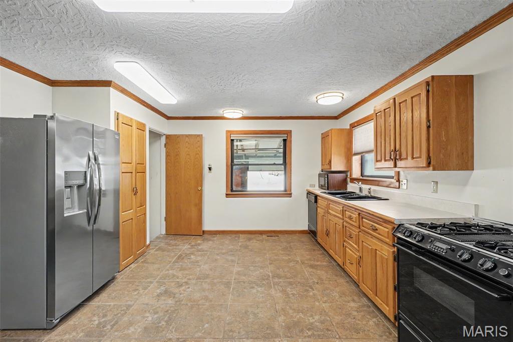 17721 N Service Road Property Photo 34