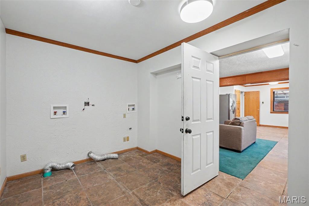17721 N Service Road Property Photo 38
