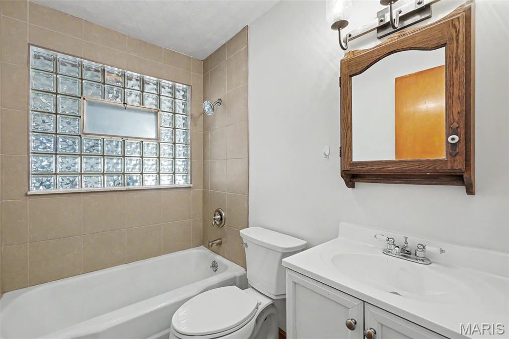 17721 N Service Road Property Photo 39