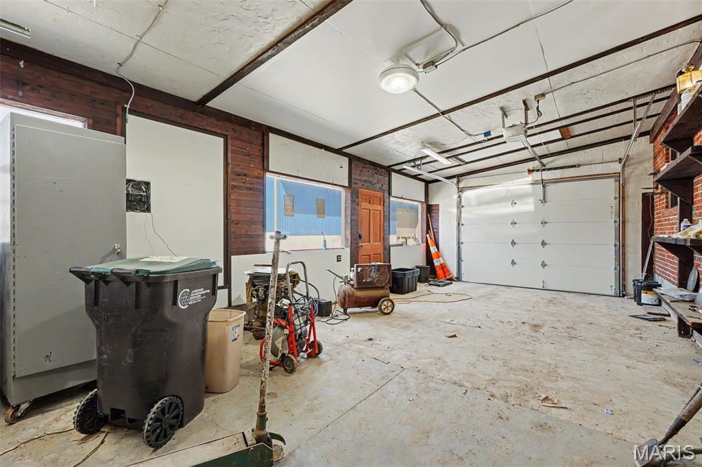 17721 N Service Road Property Photo 40