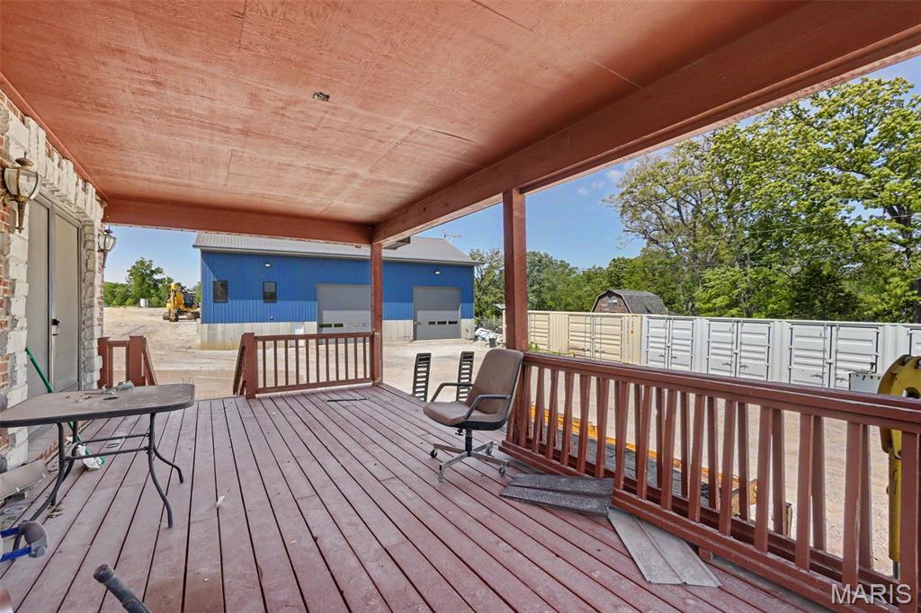 17721 N Service Road Property Photo 42