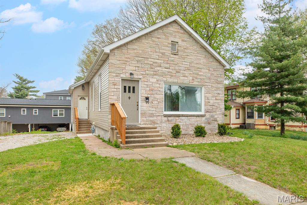 523 Hillsboro Avenue Property Photo 5