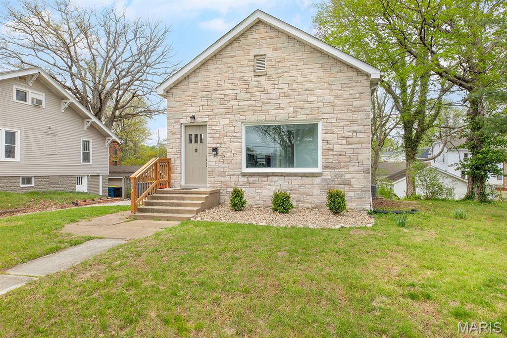 523 Hillsboro Avenue Property Photo 6