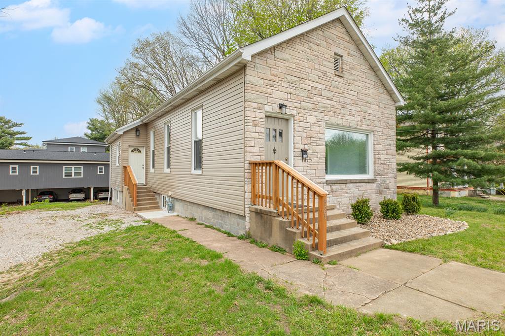 523 Hillsboro Avenue Property Photo 9