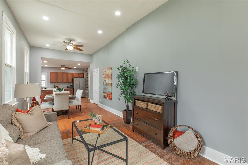 523 Hillsboro Avenue Property Photo 17