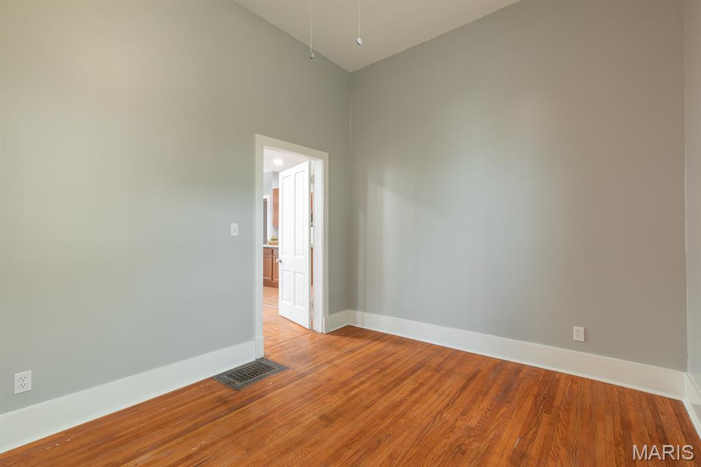 523 Hillsboro Avenue Property Photo 27
