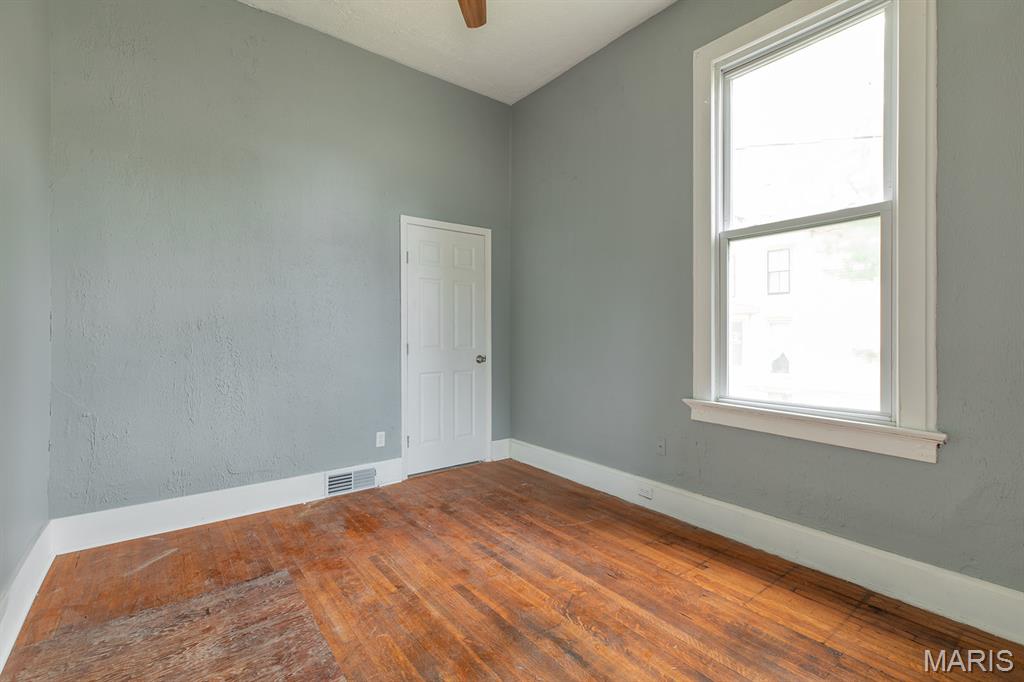 523 Hillsboro Avenue Property Photo 29