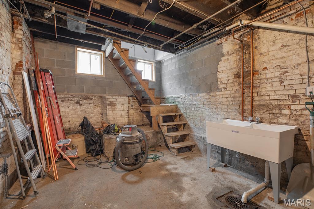 523 Hillsboro Avenue Property Photo 35