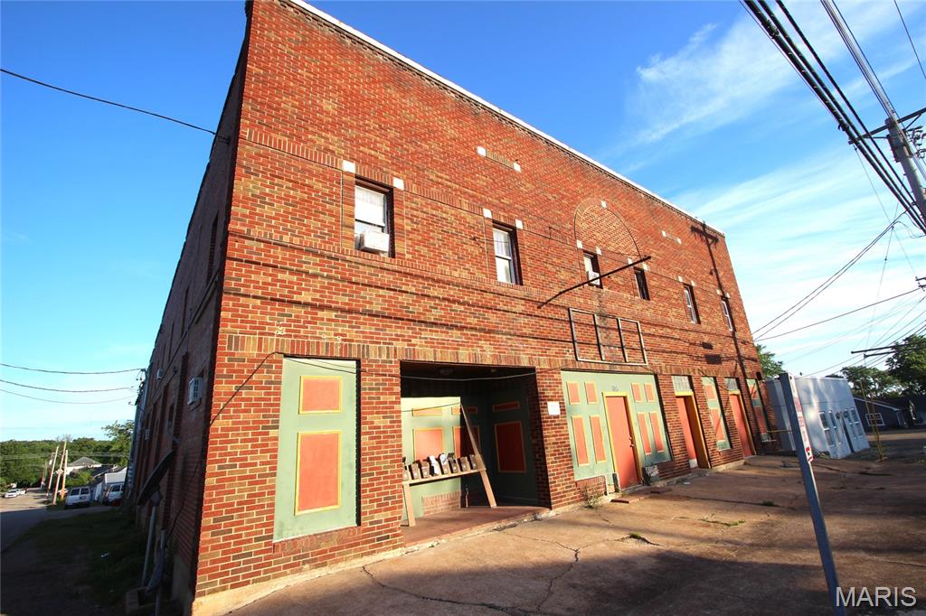 105 N Division Street