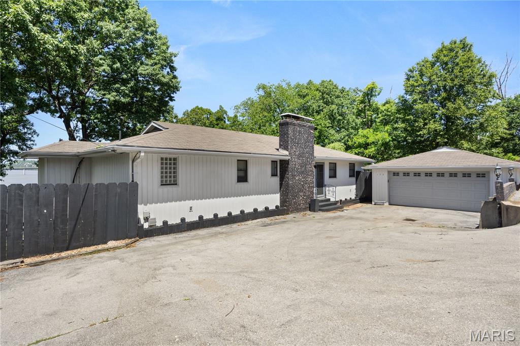 180 Borders Drive Property Photo 2