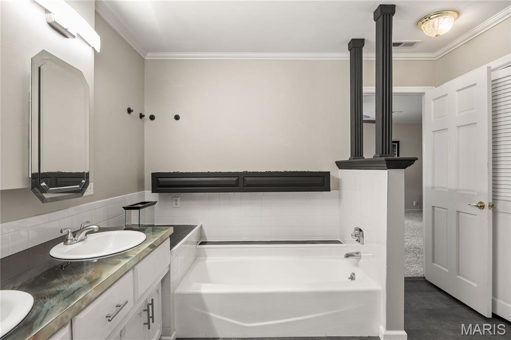 180 Borders Drive Property Photo 17