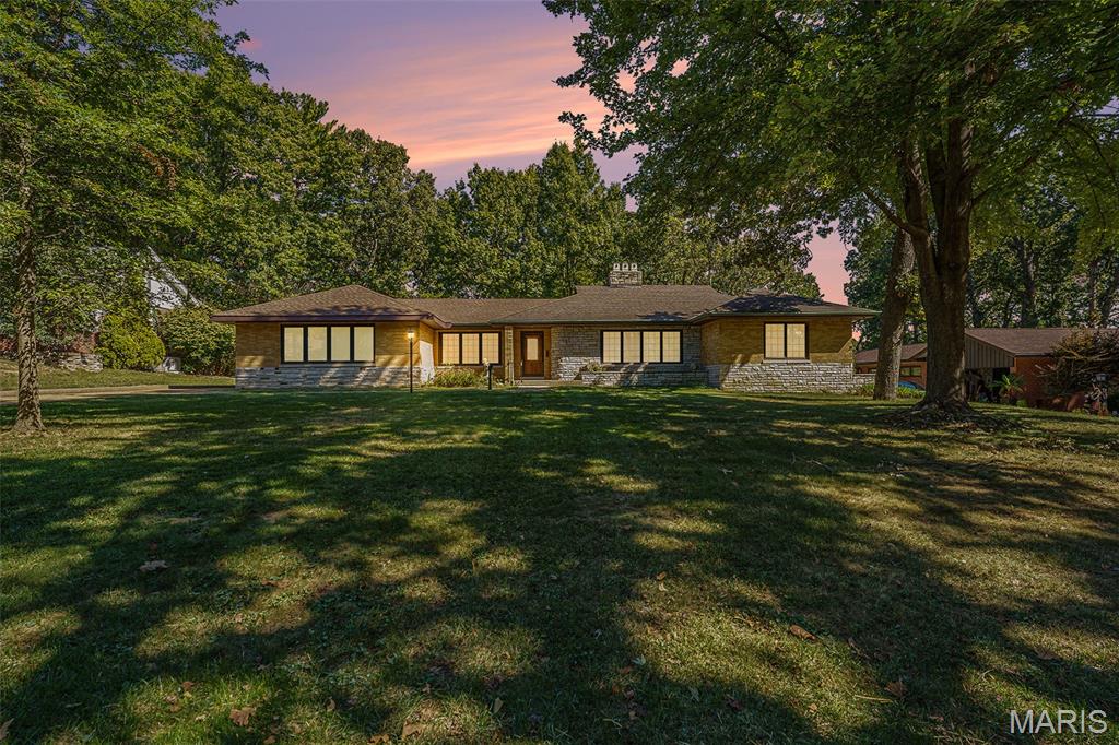 7369 Whitehaven Drive Property Photo 1