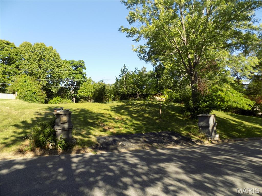 1102 Sycamore Drive Property Photo 1