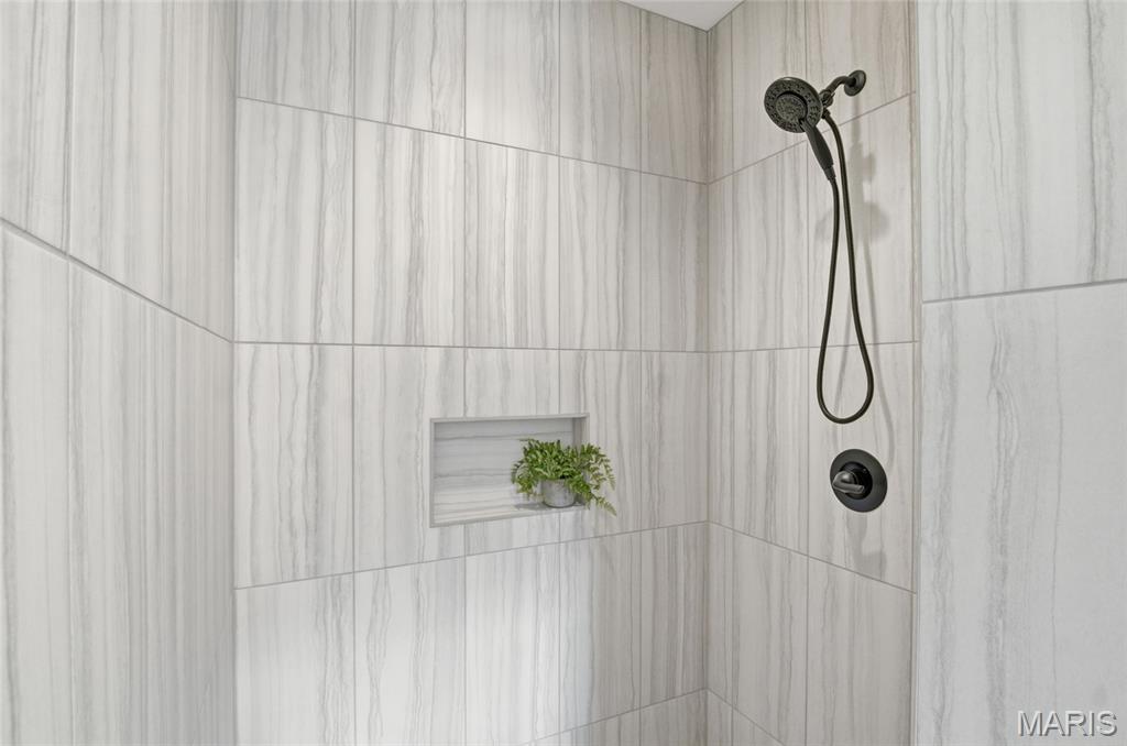829 Bushwood Way Property Photo 35