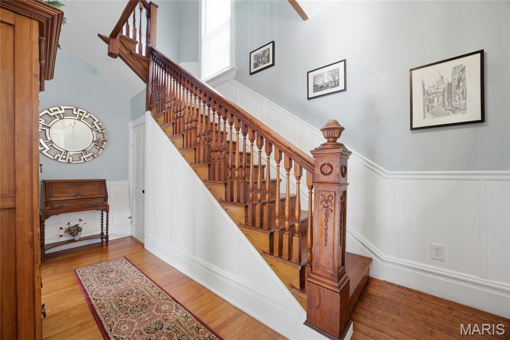 717 Clark Street Property Photo 3