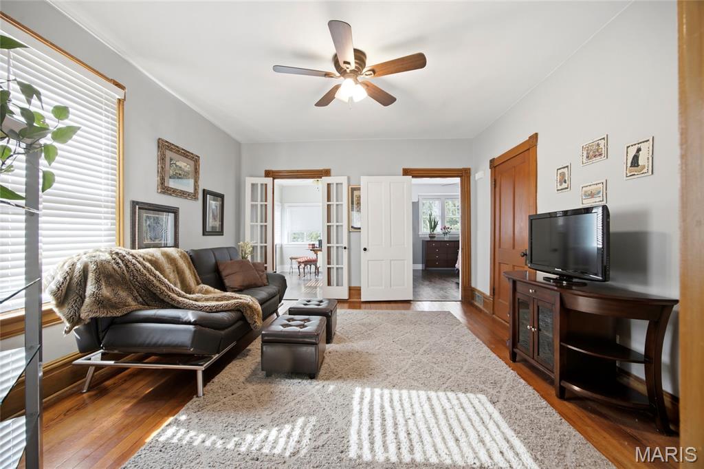 717 Clark Street Property Photo 17