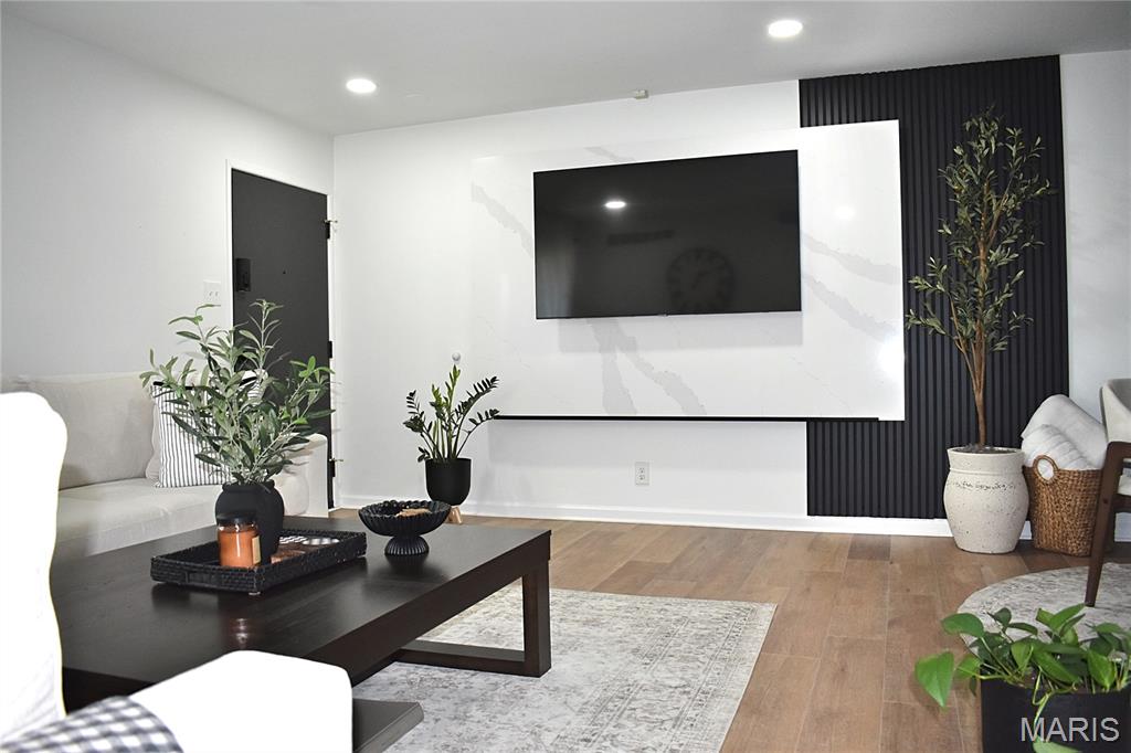 10003 Sakura Drive D Property Photo 4