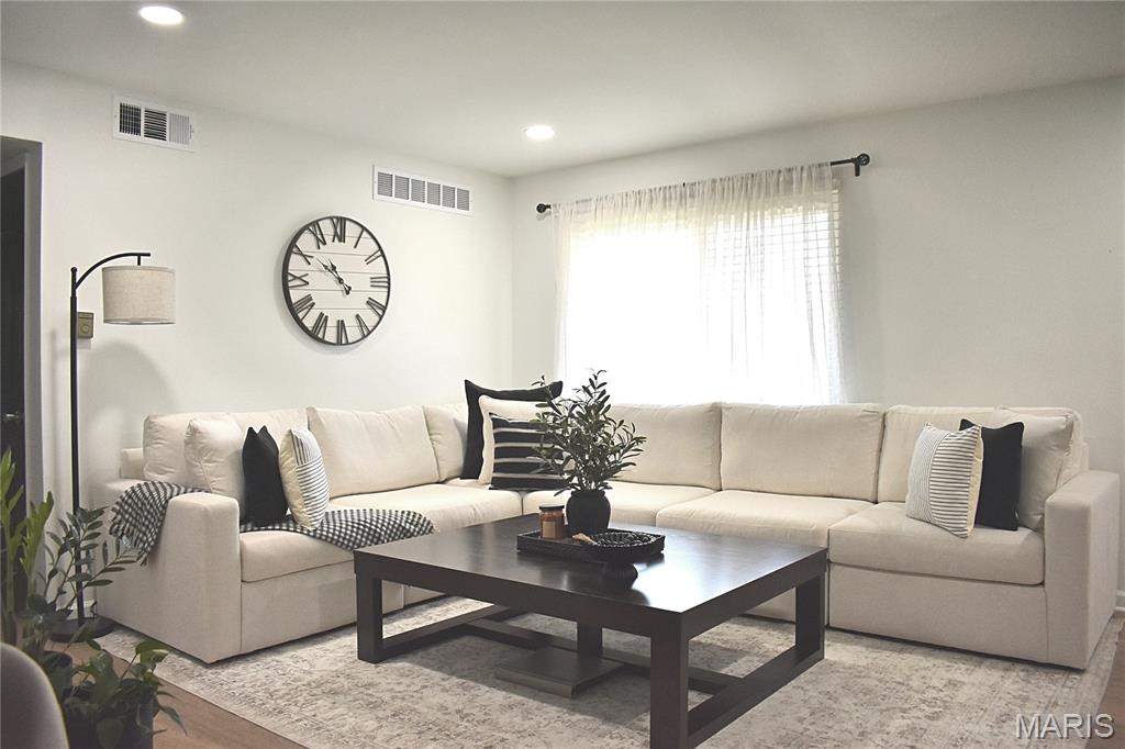 10003 Sakura Drive D Property Photo 5