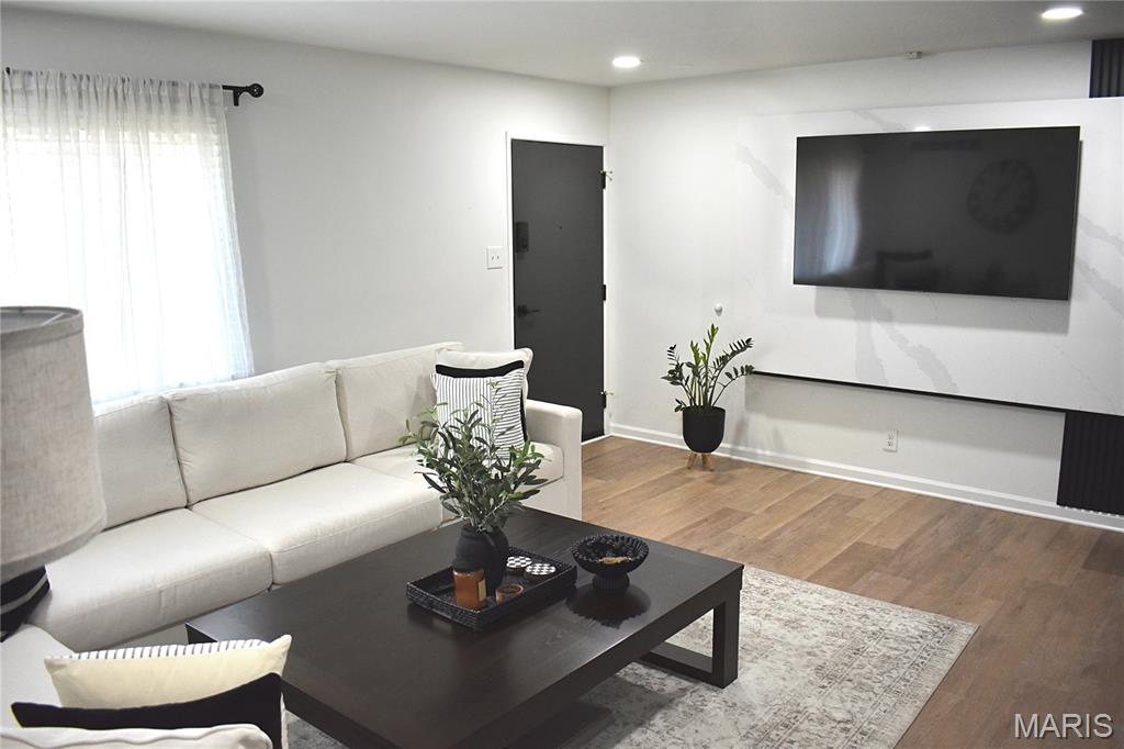 10003 Sakura Drive D Property Photo 8