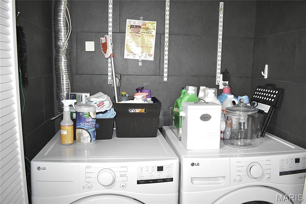 10003 Sakura Drive D Property Photo 24