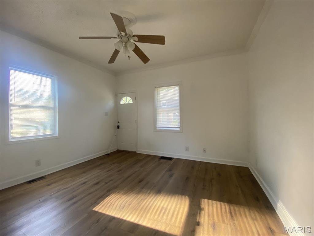 225 E Arlee Avenue Property Photo 2