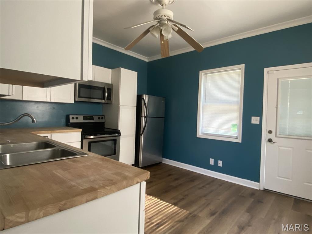 225 E Arlee Avenue Property Photo 3