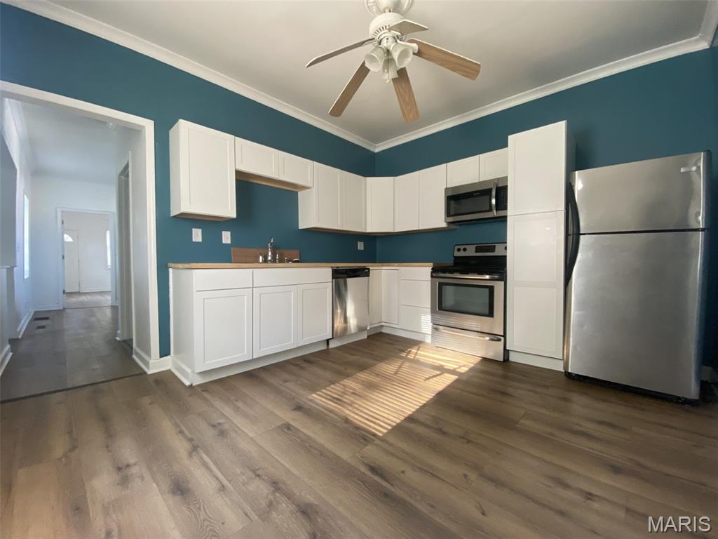 225 E Arlee Avenue Property Photo 4