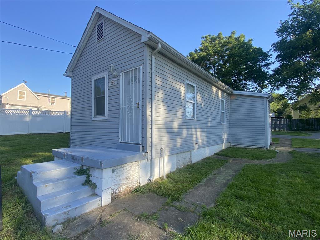225 E Arlee Avenue Property Photo 11