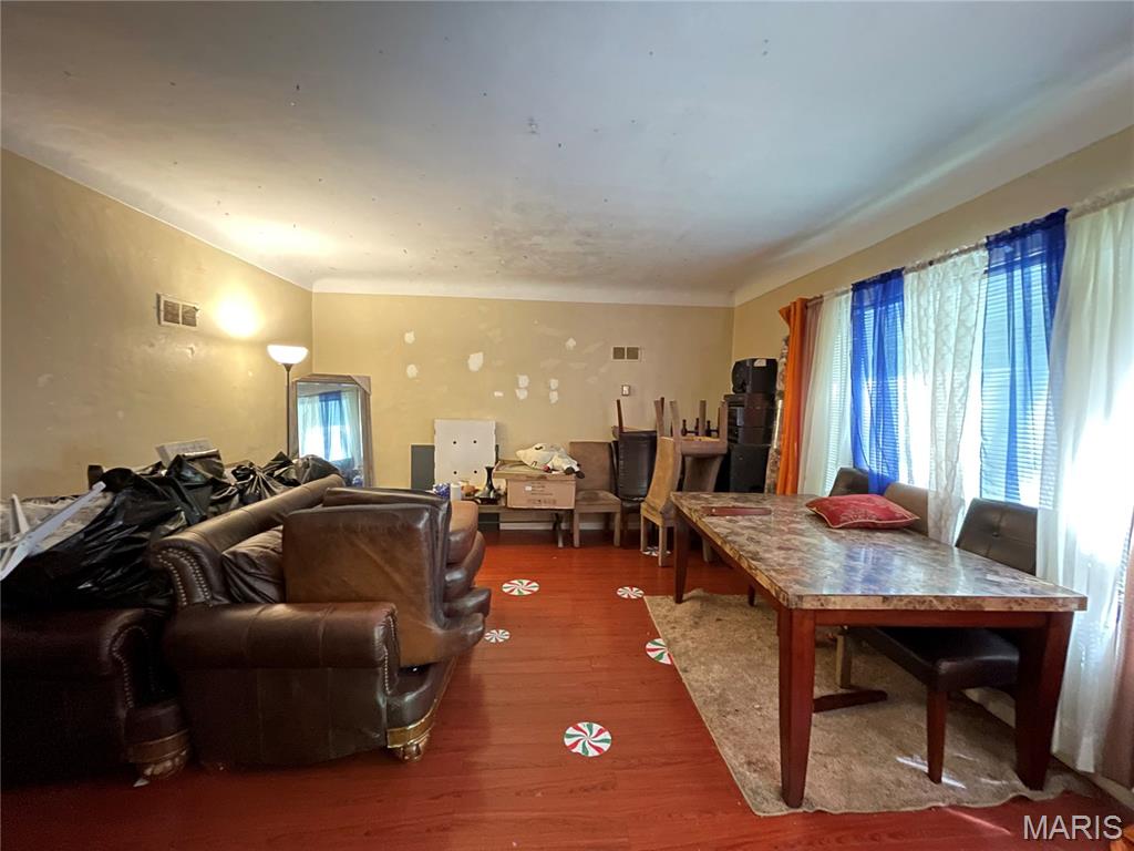 3523 Elmhurst Drive Property Photo 2