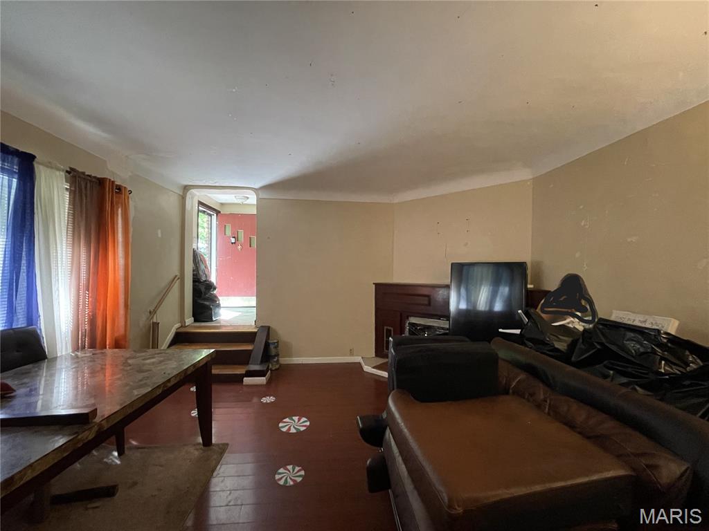 3523 Elmhurst Drive Property Photo 3
