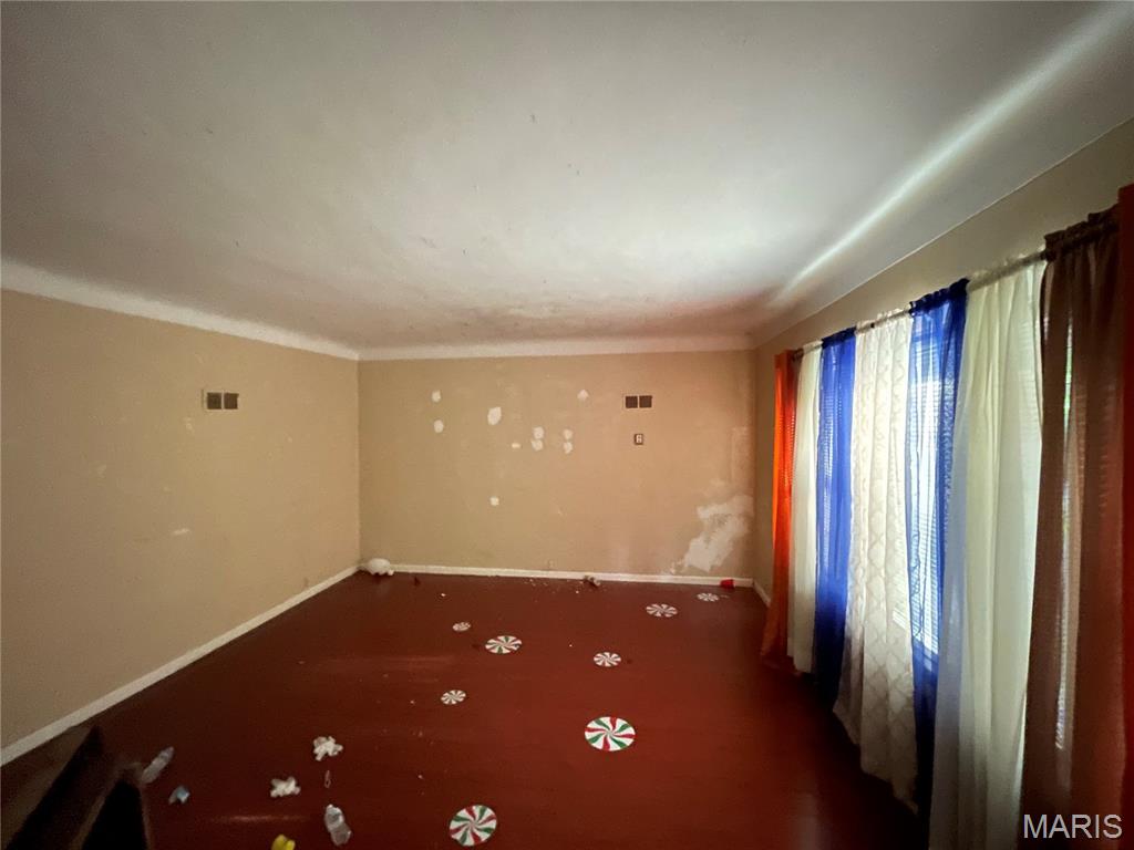 3523 Elmhurst Drive Property Photo 4