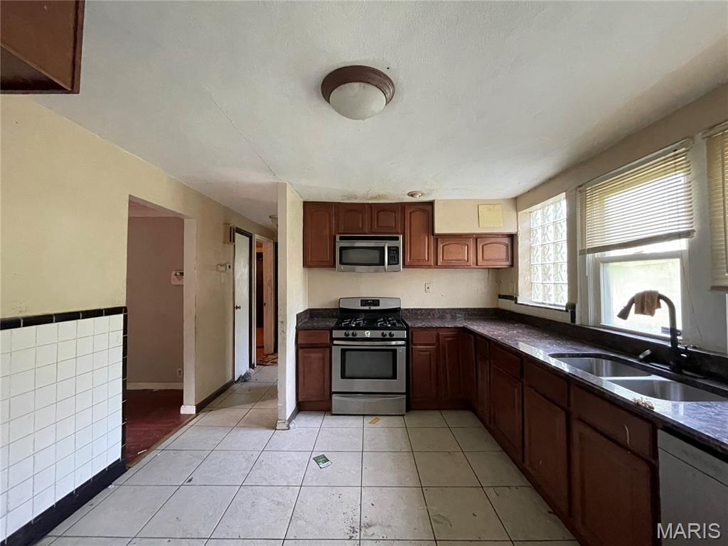 3523 Elmhurst Drive Property Photo 11