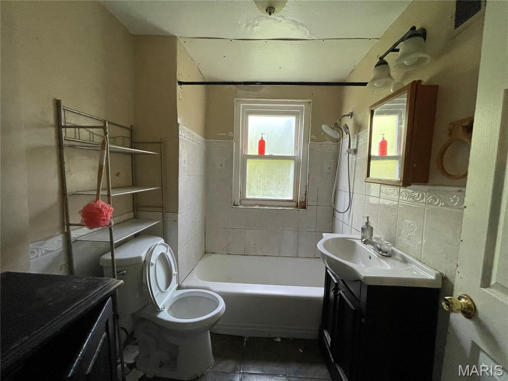 3523 Elmhurst Drive Property Photo 15