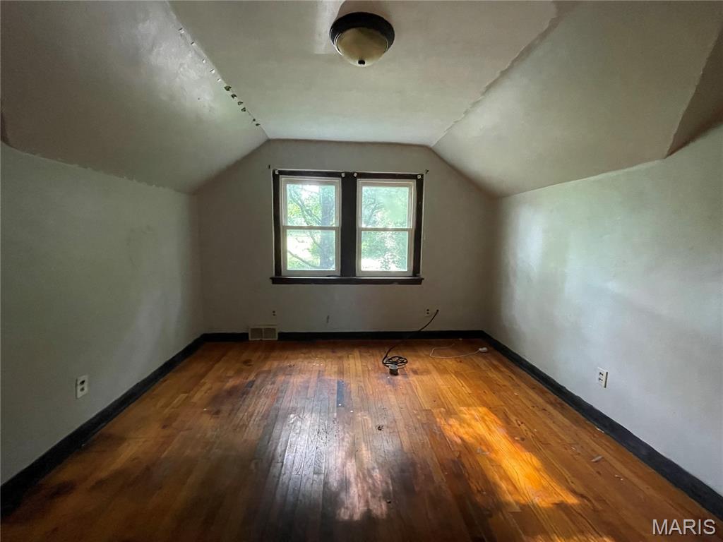 3523 Elmhurst Drive Property Photo 18