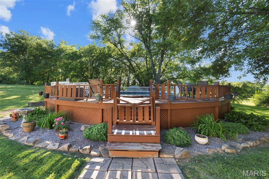 352 Rolling Hills Drive Property Photo 4